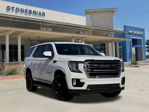 Used 2021 GMC Yukon SLT w/ SLT Premium Package image 2