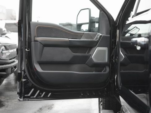 Used 2024 Ford F350 Platinum w/ FX4 Off-Road Package image 29