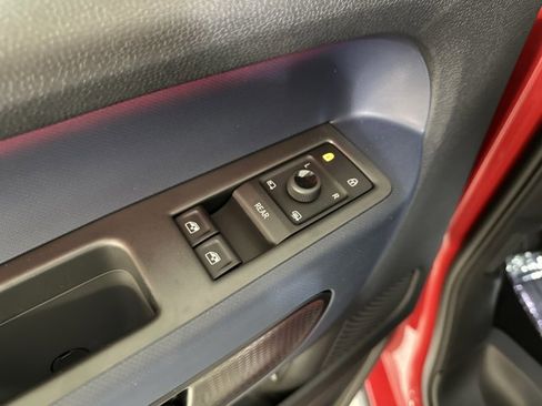 New 2025 Volkswagen ID. Buzz Pro S Plus image 18