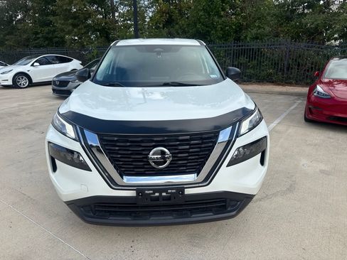 Used 2021 Nissan Rogue S FWD image 2