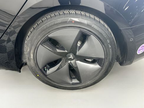 Used 2018 Tesla Model 3 Long Range image 11