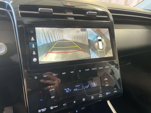 Used 2025 Hyundai Tucson Limited image 30