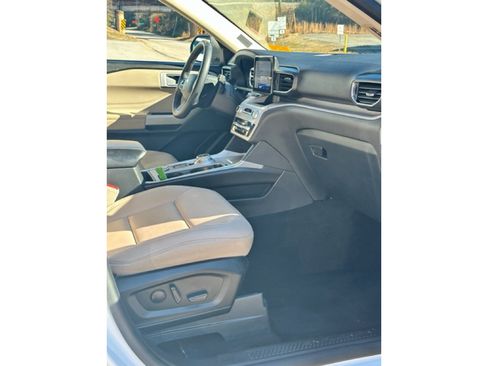Used 2024 Ford Explorer XLT w/ Equipment Group 202A image 17