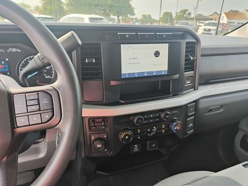 Used 2024 Ford F350 XLT AWD/4WD image 21