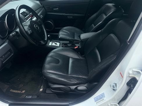 Used 2004 MAZDA MAZDA3 s w/ Moonroof & 6-CD Pkg FWD image 8