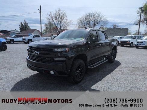 Used 2020 Chevrolet Silverado 1500 LT Trail Boss image 3