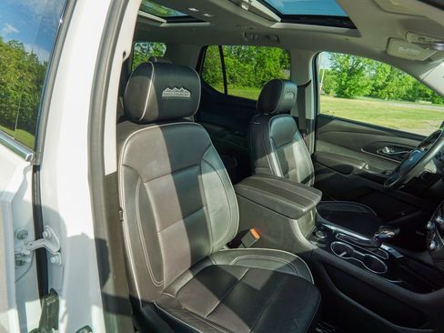 Used 2021 Chevrolet Traverse High Country AWD/4WD image 36
