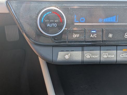 Used 2023 Hyundai Elantra Limited FWD image 29