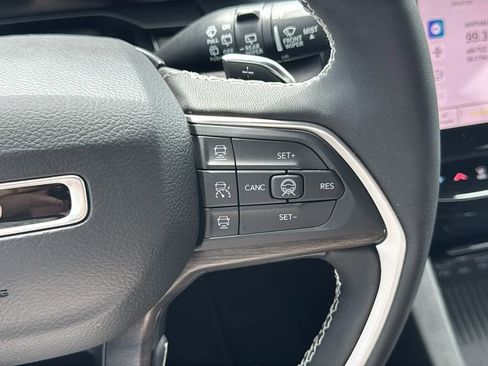 Used 2026 Jeep Grand Cherokee Limited AWD/4WD image 27