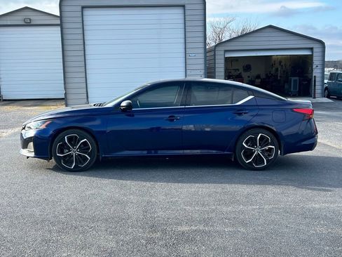 Used 2024 Nissan Altima 2.5 SR w/ SR Premium Package image 8