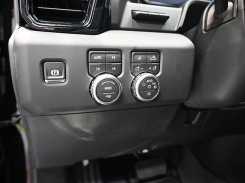 New 2026 GMC Sierra 2500 AT4X w/ LPO, Black Badging Package AWD/4WD image 38