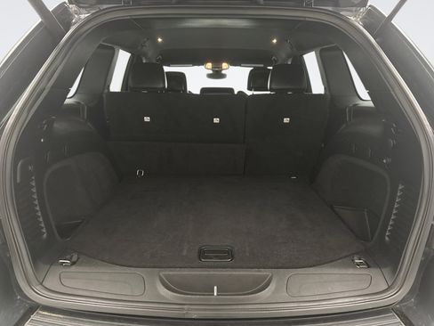 Used 2018 Jeep Grand Cherokee Altitude AWD/4WD image 20