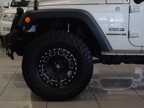 Used 2010 Jeep Wrangler Sport AWD/4WD image 17