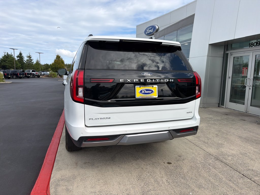 Used 2025 Ford Expedition Max Platinum AWD/4WD image 3