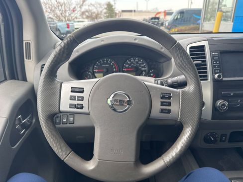 Used 2019 Nissan Frontier SV image 19