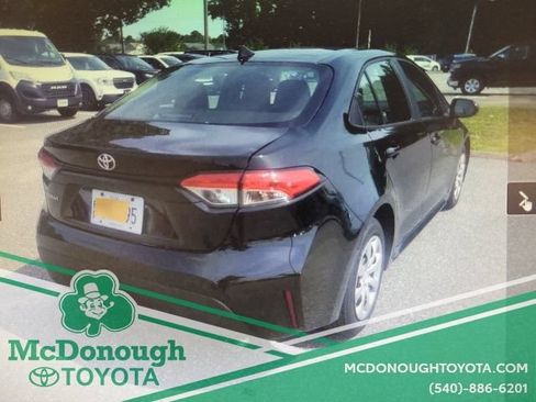 Used 2023 Toyota Corolla LE FWD image 3