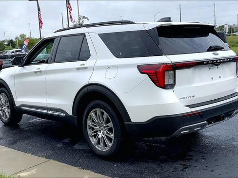 Used 2025 Ford Explorer Active w/ Active Comfort Package AWD/4WD image 2