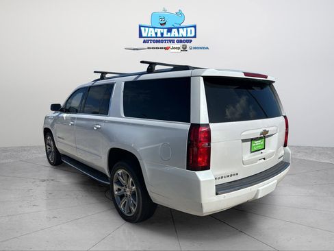 Used 2019 Chevrolet Suburban Premier image 3
