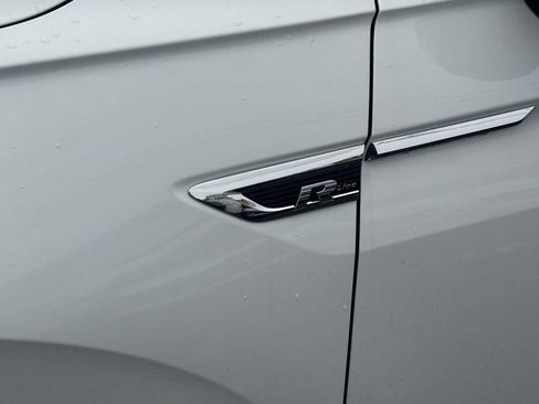 Used 2021 Volkswagen Tiguan SE R-Line FWD image 10