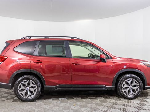 Used 2023 Subaru Forester Premium image 14