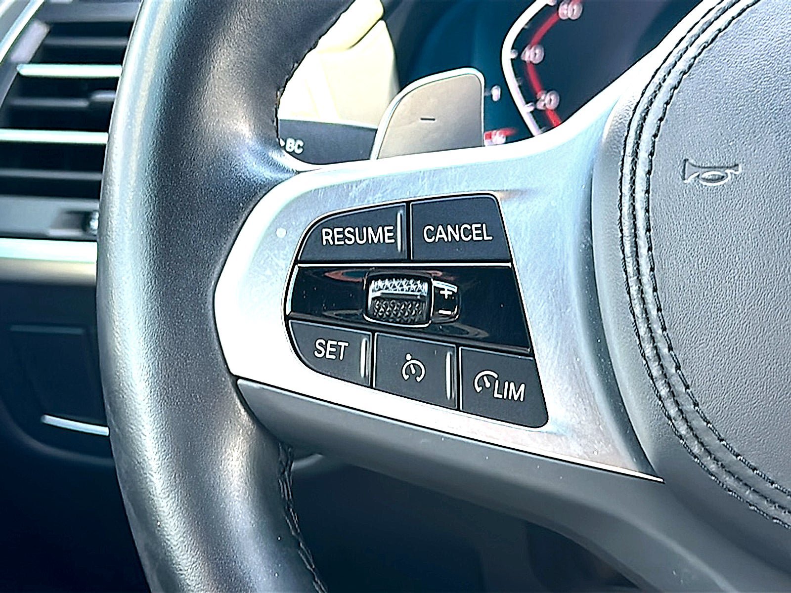 Used 2024 BMW X3 sDrive30i w/ Premium Package RWD image 31