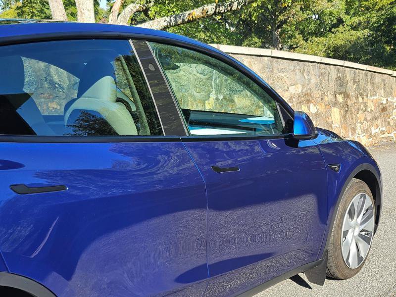 Used 2023 Tesla Model Y Long Range AWD/4WD image 23