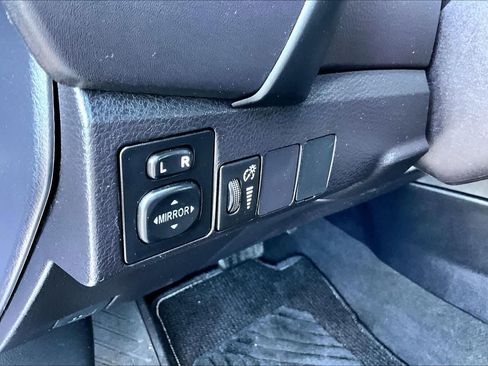 Used 2017 Toyota Corolla LE w/ Carpet Mat Package (TMS) image 32