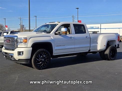 Used 2019 GMC Sierra 3500 Denali w/ Duramax Plus Package image 7