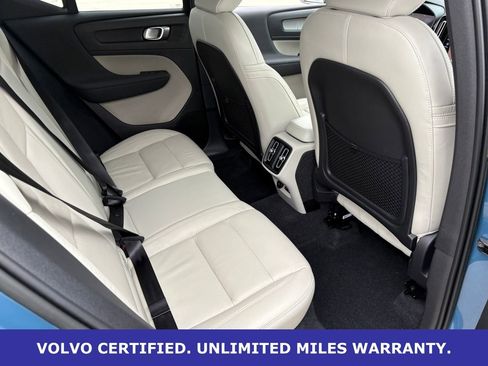 Certified 2023 Volvo XC40 B5 Ultimate w/ Protection Package Premier AWD/4WD image 32