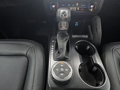 New 2025 Ford Bronco Big Bend w/ Black Diamond Package image 17