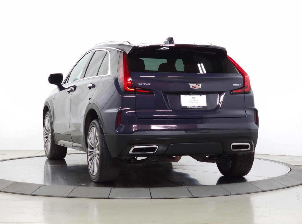 Used 2024 Cadillac XT4 Premium Luxury w/ Technology Package FWD image 3