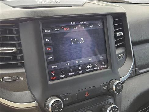 Used 2019 RAM 1500 Big Horn RWD image 11