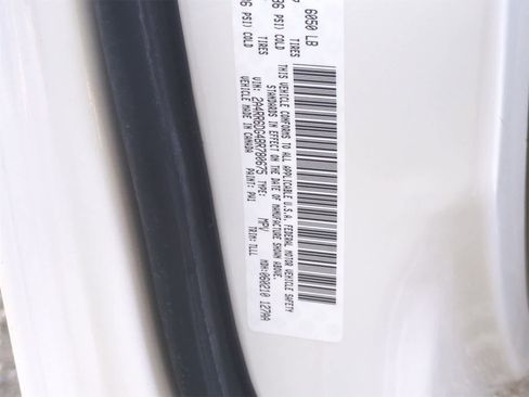 Used 2011 Chrysler Town & Country Limited image 35