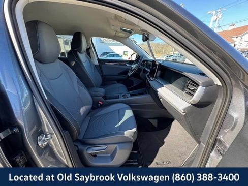 Certified 2025 Volkswagen Tiguan SE AWD/4WD image 25