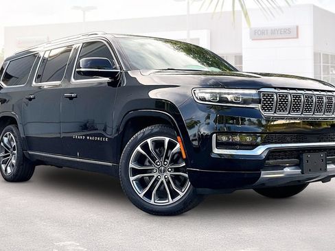 Used 2023 Jeep Grand Wagoneer L Series III w/ Rear-Seat Entertainment Group AWD/4WD image 1