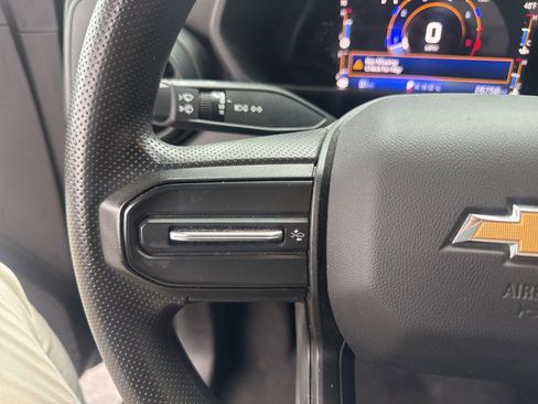 Used 2023 Chevrolet Colorado W/T image 18