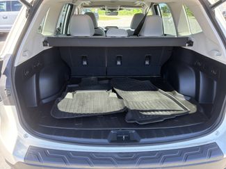 Used 2022 Subaru Forester Premium AWD/4WD video 5