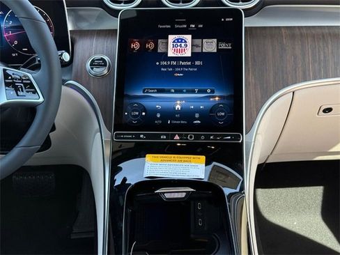 Used 2025 Mercedes-Benz GLC 300 GLC 300 image 11