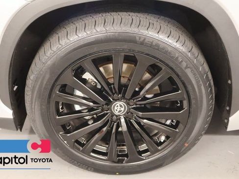 Used 2023 Toyota Highlander XSE AWD/4WD image 7