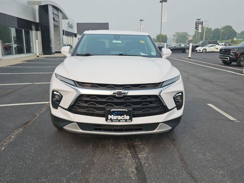 Used 2023 Chevrolet Blazer LT w/ Driver Confidence Package AWD/4WD image 2