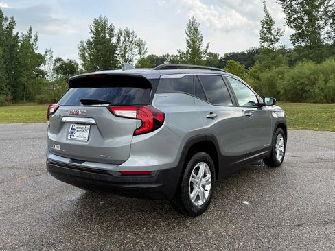 Used 2024 GMC Terrain SLE w/ Driver Convenience Package AWD/4WD image 4