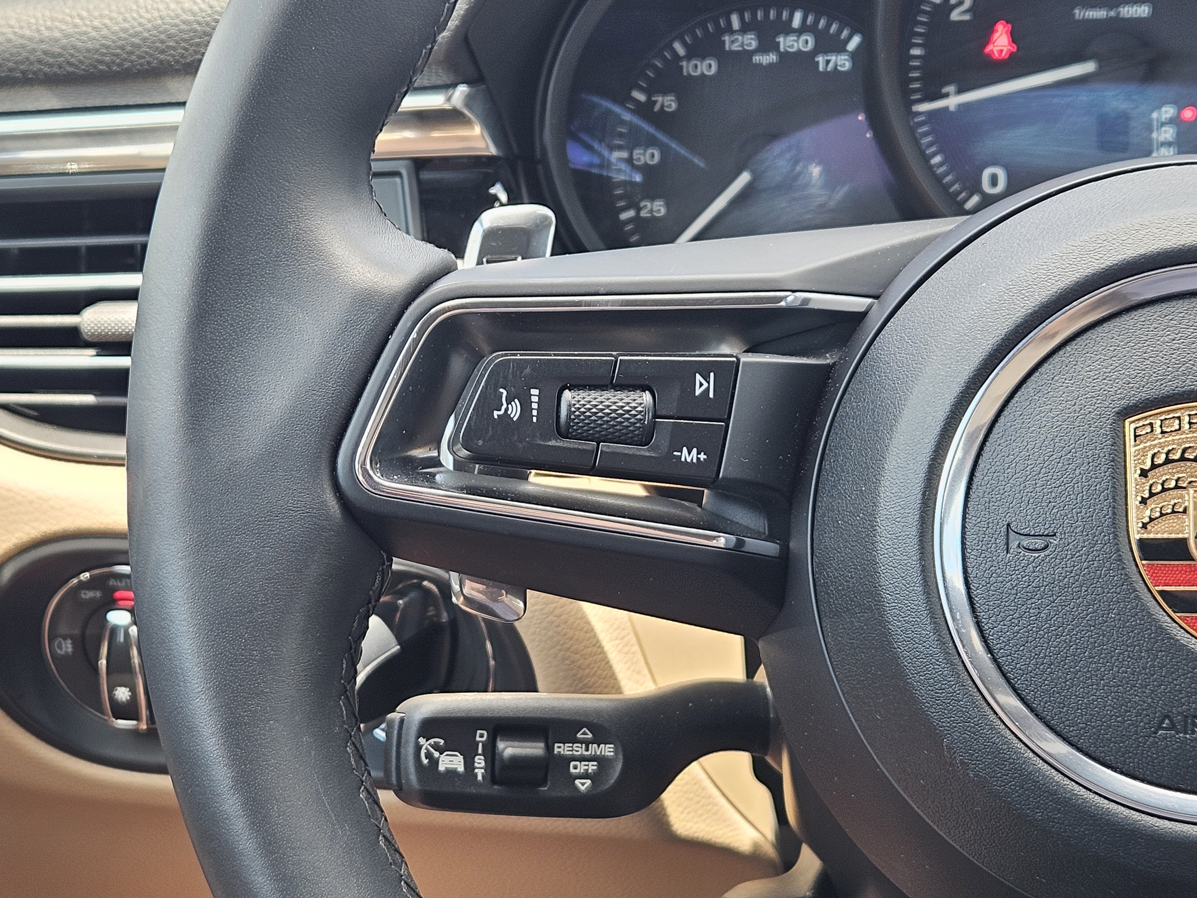 Certified 2026 Porsche Macan AWD/4WD image 27