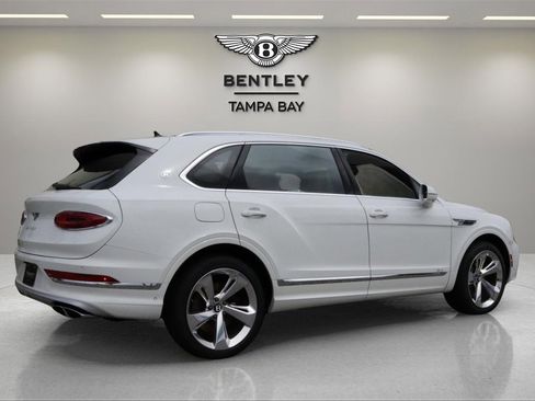 New 2025 Bentley Bentayga Extended Wheelbase image 9