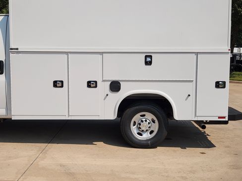 New 2025 Chevrolet Express 3500 w/ Power Convenience Package image 12