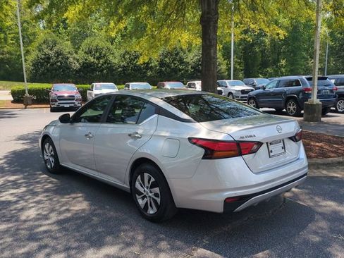 Used 2024 Nissan Altima 2.5 S FWD image 3