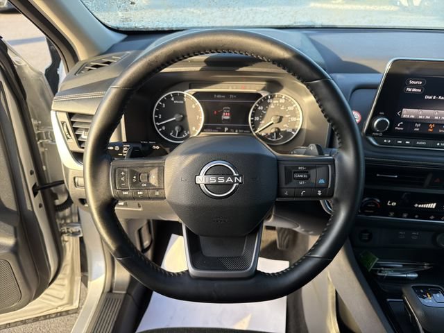 Used 2025 Nissan Rogue SV AWD/4WD image 24