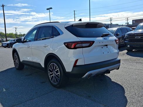 Used 2025 Ford Escape PHEV w/ Class II Trailer Tow Package image 4