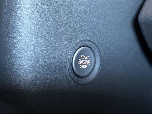 New 2025 Volkswagen ID.4 Pro image 22