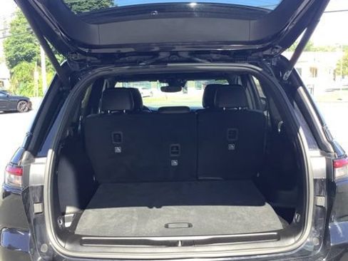 Used 2023 Jeep Grand Cherokee Altitude AWD/4WD image 8