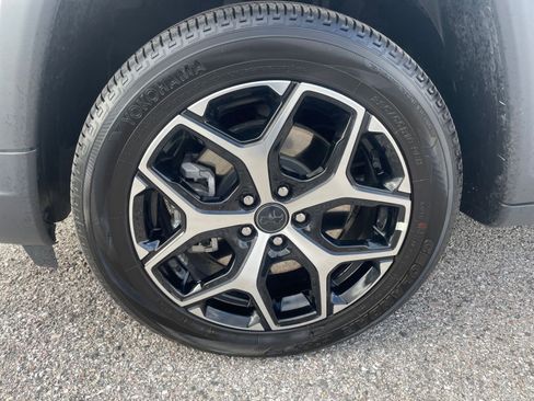 Used 2025 Jeep Compass Limited image 30